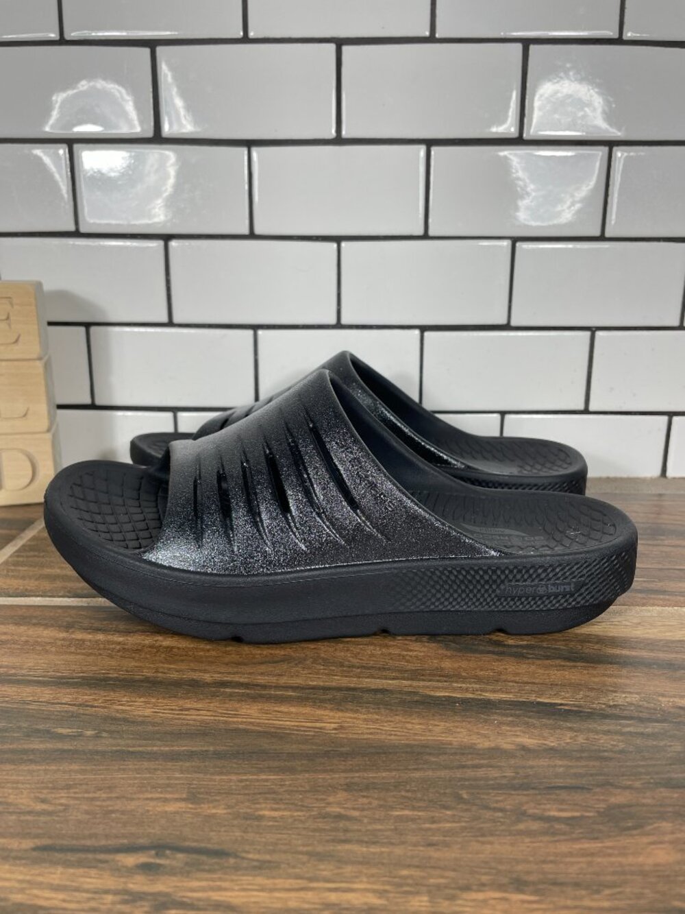 Skechers Go Recover Refresh Glam Up Shoes Womens Sz 6 Black Arch Fit Sandals NEW